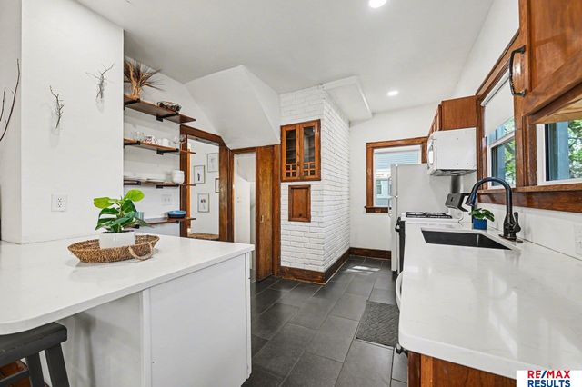2826 S 31st Street, Omaha, NE 68105