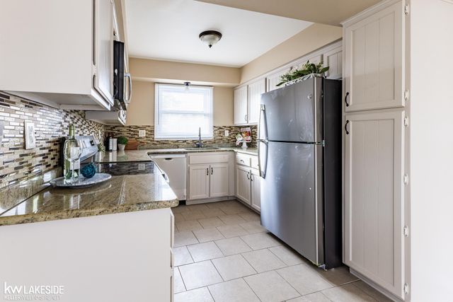 6322 Pepper Hill Street, West Bloomfield Twp, MI 48322