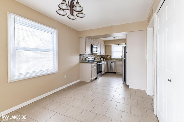 6322 Pepper Hill Street, West Bloomfield Twp, MI 48322