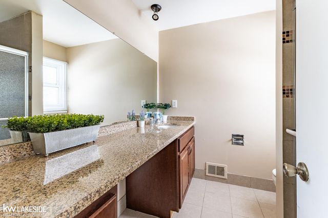 6322 Pepper Hill Street, West Bloomfield Twp, MI 48322