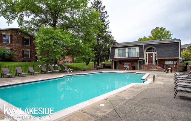 6322 Pepper Hill Street, West Bloomfield Twp, MI 48322