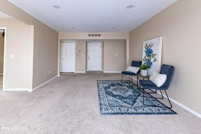 6322 Pepper Hill Street, West Bloomfield Twp, MI 48322