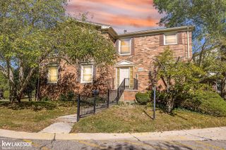 6322 Pepper Hill Street, West Bloomfield Twp, MI 48322