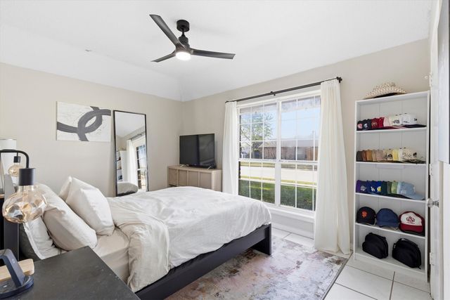 2742 Claremont Drive, Grand Prairie, TX 75052