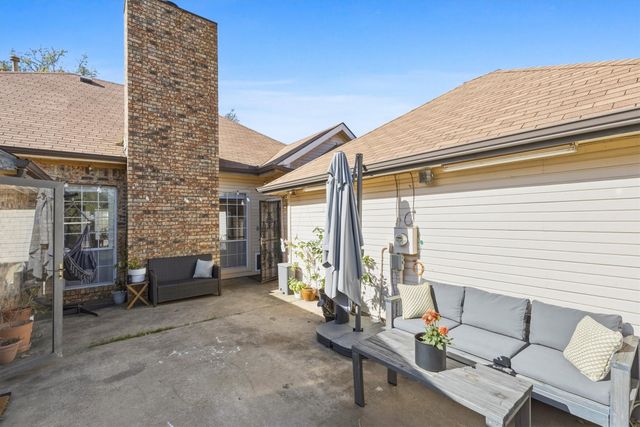 2742 Claremont Drive, Grand Prairie, TX 75052