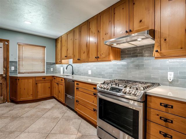 1327 W Wilshire Boulevard, Oklahoma City, OK 73116