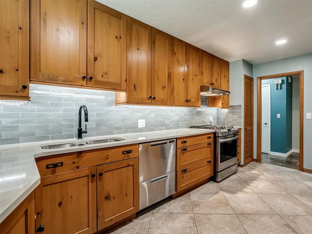 1327 W Wilshire Boulevard, Oklahoma City, OK 73116