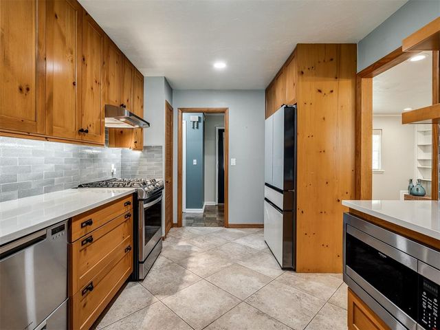 1327 W Wilshire Boulevard, Oklahoma City, OK 73116