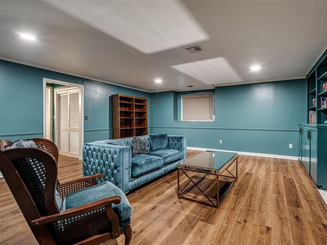1327 W Wilshire Boulevard, Oklahoma City, OK 73116