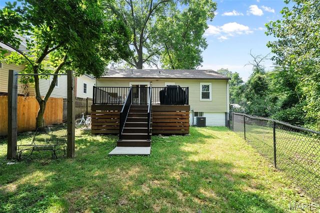 837 Greeley Avenue, Webster Groves, MO 63119