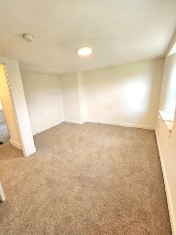 200 MAIN ST, Parkesburg, PA 19365