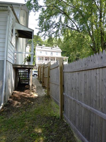 200 MAIN ST, Parkesburg, PA 19365