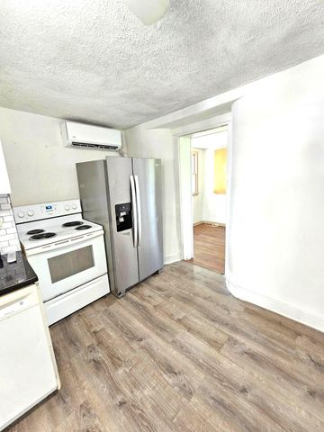 200 MAIN ST, Parkesburg, PA 19365