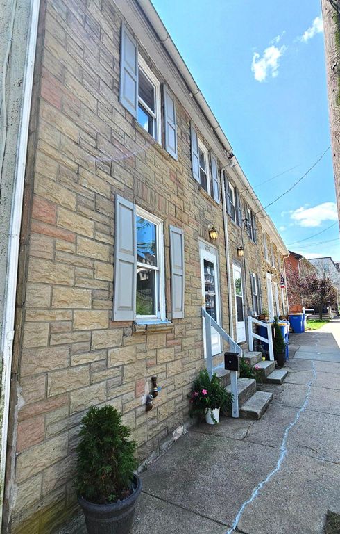 200 MAIN ST, Parkesburg, PA 19365