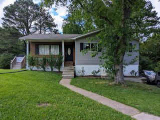 2640 Greenhills Cv, SE, Cleveland, TN 37323