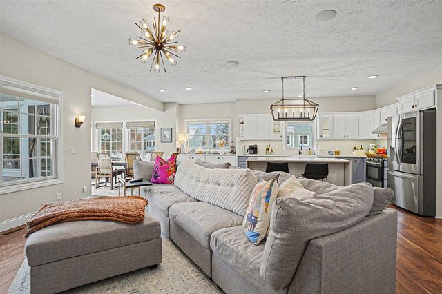 627 Parkview Avenue, Spring Lake, MI 49456