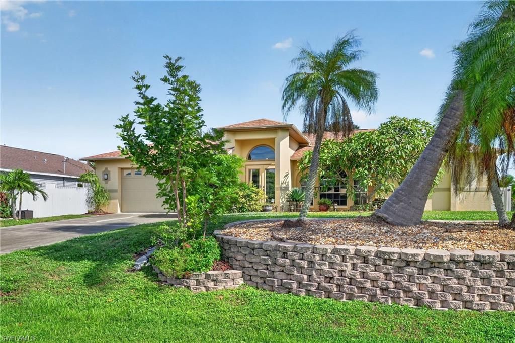 609 23rd TER, CAPE CORAL, FL 33991 — photo 2