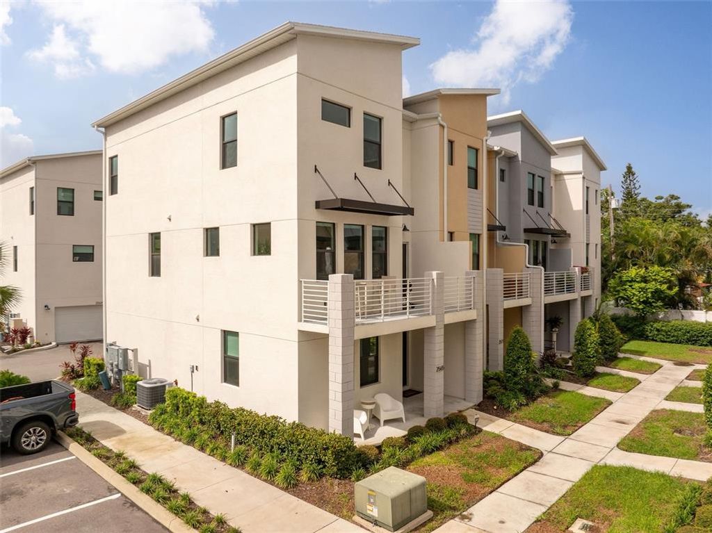 2565 12TH PLACE N, St Petersburg, FL 33713