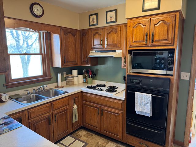 9844 N Us Highway 231, Demotte, IN 46310