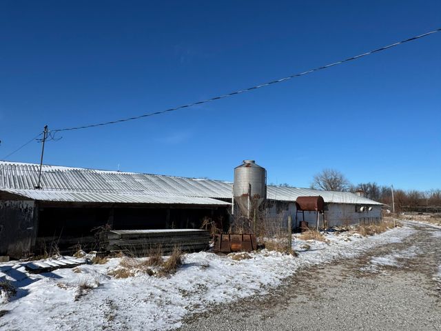9844 N Us Highway 231, Demotte, IN 46310