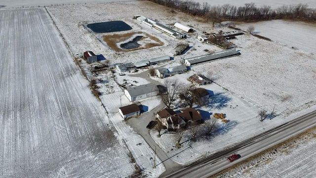 9844 N Us Highway 231, Demotte, IN 46310