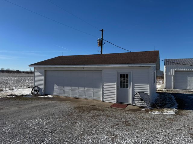 9844 N Us Highway 231, Demotte, IN 46310