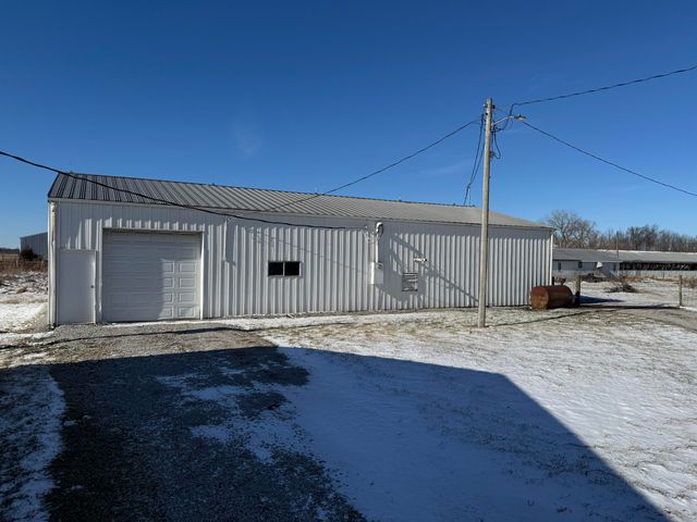 9844 N Us Highway 231, Demotte, IN 46310