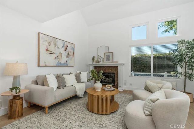 45 Greenmoor, Irvine, CA 92614