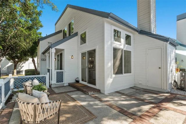 45 Greenmoor, Irvine, CA 92614