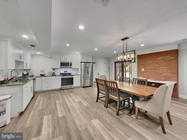 665 FAIRMONT AVE, Mohnton, PA 19540