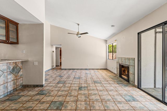 1351 E Luna Way, Palm Springs, CA 92262