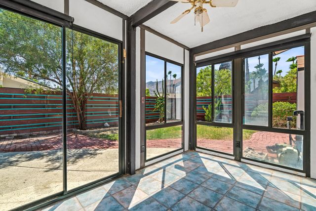 1351 E Luna Way, Palm Springs, CA 92262