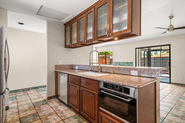1351 E Luna Way, Palm Springs, CA 92262