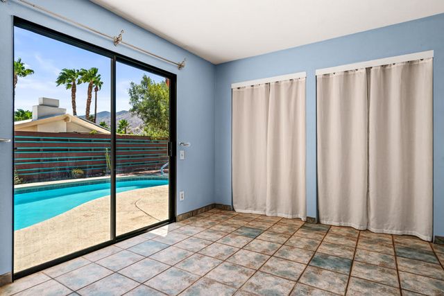 1351 E Luna Way, Palm Springs, CA 92262
