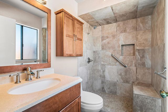 1351 E Luna Way, Palm Springs, CA 92262