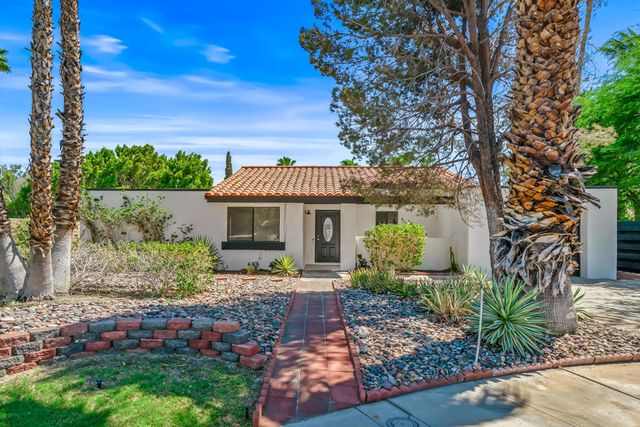 1351 E Luna Way, Palm Springs, CA 92262
