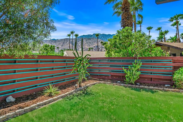 1351 E Luna Way, Palm Springs, CA 92262