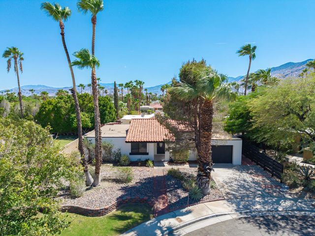 1351 E Luna Way, Palm Springs, CA 92262