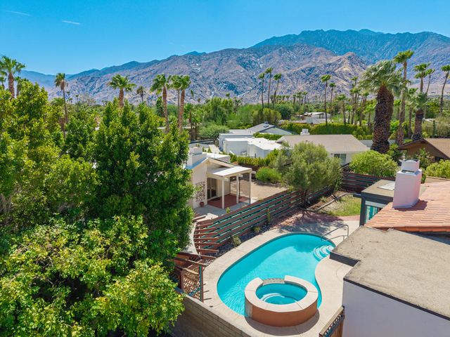 1351 E Luna Way, Palm Springs, CA 92262