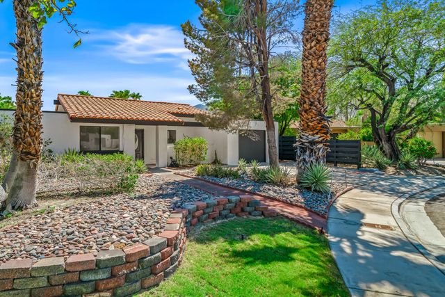1351 E Luna Way, Palm Springs, CA 92262