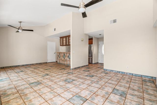 1351 E Luna Way, Palm Springs, CA 92262