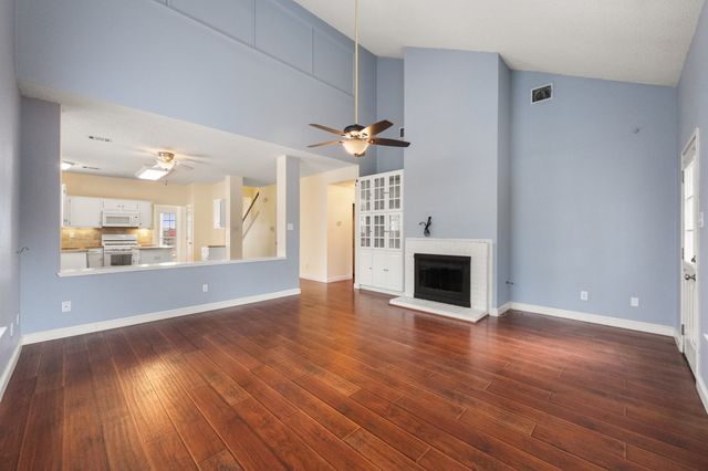 957 Blossomwood Court, Arlington, TX 76017