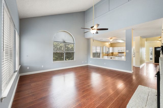 957 Blossomwood Court, Arlington, TX 76017