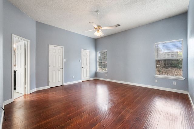 957 Blossomwood Court, Arlington, TX 76017