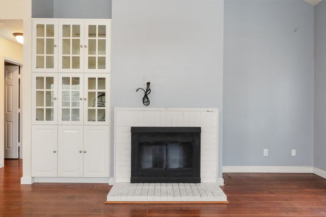 957 Blossomwood Court, Arlington, TX 76017