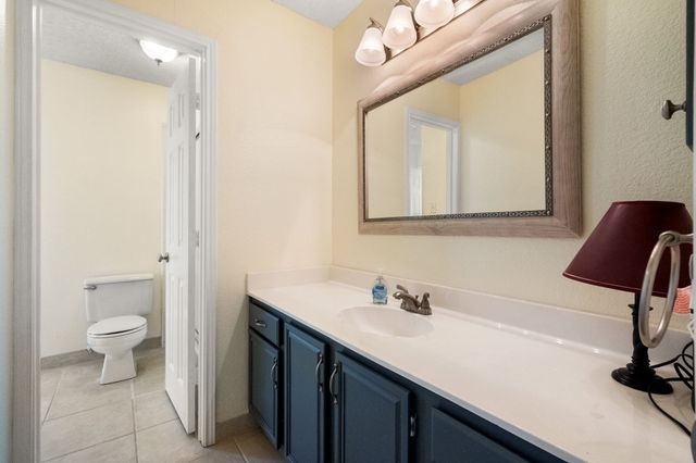 957 Blossomwood Court, Arlington, TX 76017