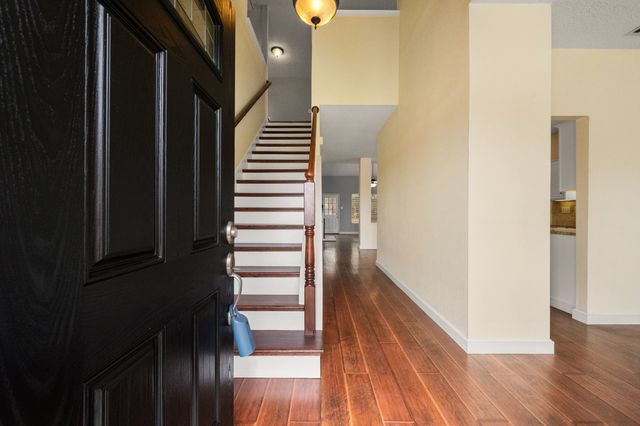 957 Blossomwood Court, Arlington, TX 76017