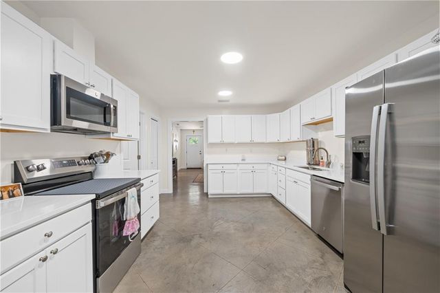 22045 7th Street, Silverhill, AL 36576