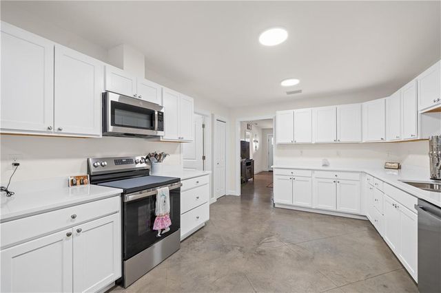 22045 7th Street, Silverhill, AL 36576