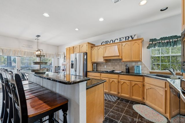 905 N Butternut Avenue N, Broken Arrow, OK 74012